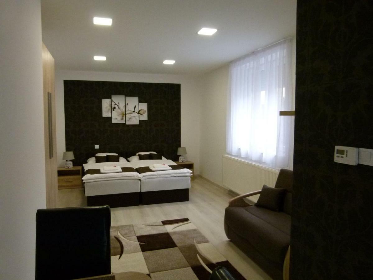 Wolf House Apartman Zalaegerszeg Eksteriør billede