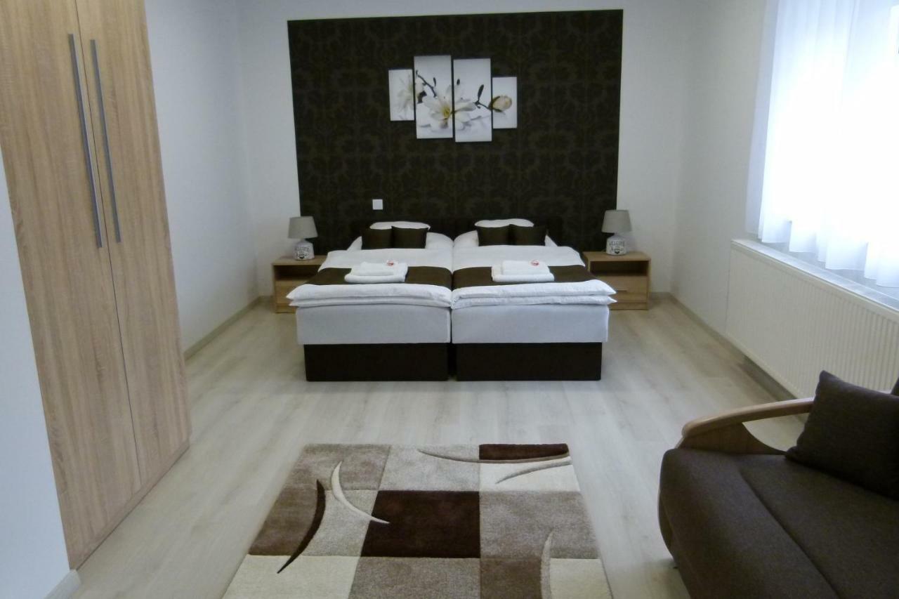 Wolf House Apartman Zalaegerszeg Eksteriør billede