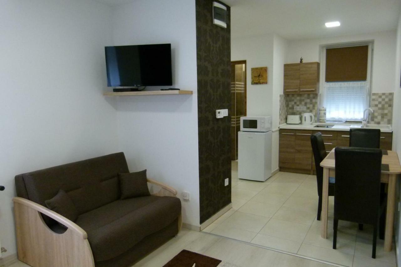 Wolf House Apartman Zalaegerszeg Eksteriør billede